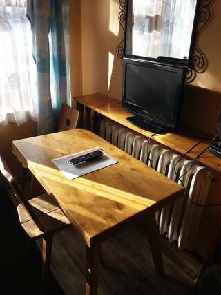 Хостелы Hostel Stara Polana Закопане Двухместный номер с 2 отдельными кроватями и общей ванной комнатой-7