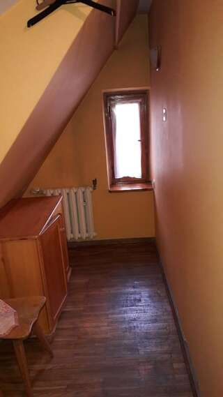 Хостелы Hostel Stara Polana Закопане Небольшой двухместный номер с 2 отдельными кроватями-8